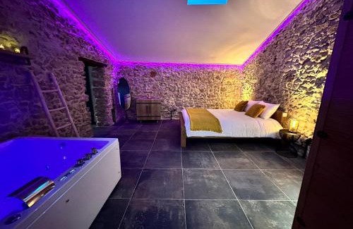 Tourves Apartamento | Loft Romantique la Clef des Sens - Sauna et Balnéo privatifs
