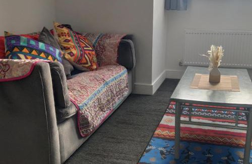 Chadwell Apartamento | Loft - Sleeps 2 - Parking - Close to Station