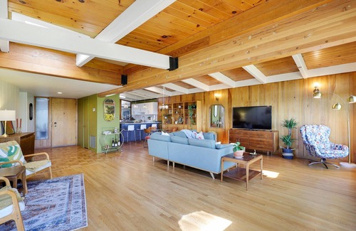 Benton Tract Casa | Loft View 53 :: Central Style