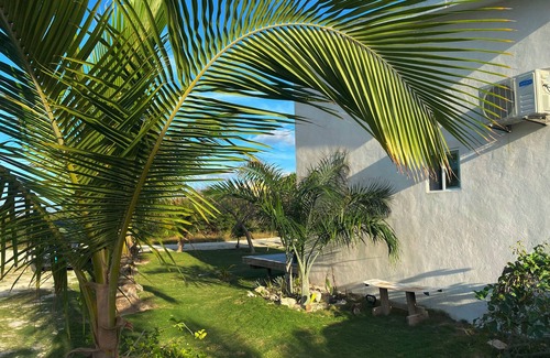 Farmer's Hill Casa | Loft with ocean view and beach access