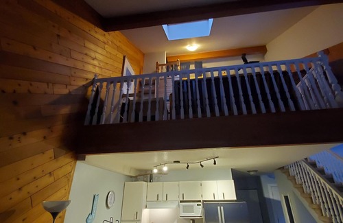 East Kootenay Casa | Lofted Akiskinook end unit- Private gated community with Pool/HotTub/Sauna/Beach