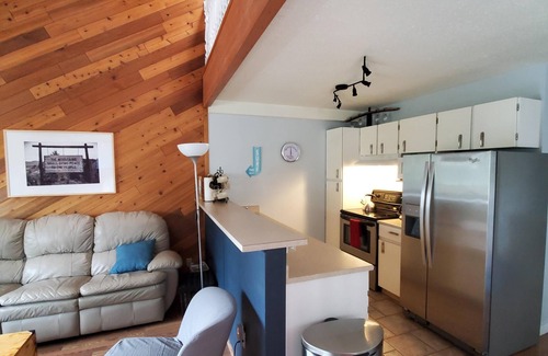 East Kootenay Casa | Lofted Akiskinook end unit- Private gated community with Pool/HotTub/Sauna/Beach