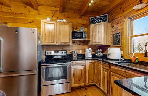 Whittier Casa | Lofted cabin in the trees with private pool table, washer/dryer, & full kitchen