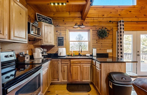 Whittier Casa | Lofted cabin in the trees with private pool table, washer/dryer, & full kitchen