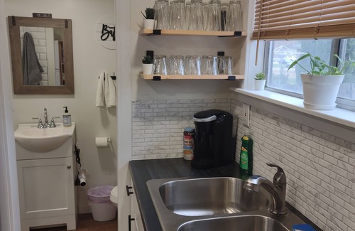 Nampa Cabaña | Lofted Urban Farmhouse Cottage Near Downtown Nampa, NNU, and Idaho Center Arena
