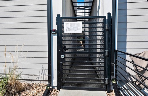 Northeast Park Hill Apartamento | Loftium | Adorable 1 BR Guest Suite In Northeast Park Hill