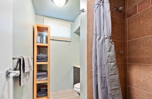 Twin Lakes Apartamento | Loftium | Adorable Guest Suite in Twin Lakes!