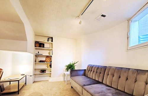 City Park Apartamento | Loftium | Cute Suite In City Park with a Chic Full Kitchen