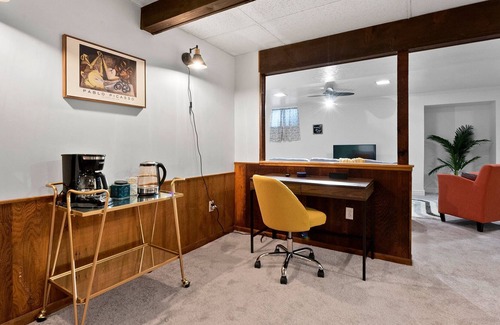 Bear Valley Apartamento | Loftium | Dreamy 1 BR Guest Suite in Bear Valley