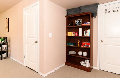 Highline Apartamento | Loftium | Gorgeous 2 BR Guest Suite in Highline!