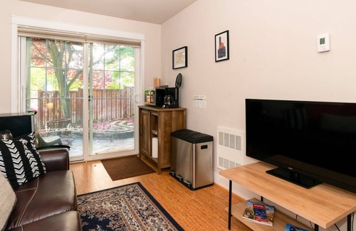 Magnolia Apartamento | Loftium | Unbeatable Magnolia Suite In the Heart of it all!