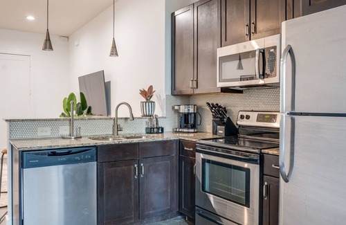 Midtown Casa | Lofts At 30th - Modern Life - Great Walking location!
