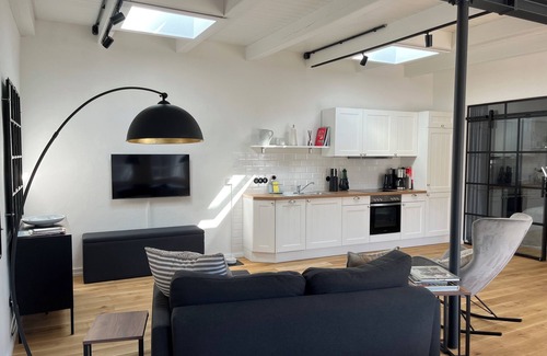 Friedrichstadt Apartamento | Loftwohnung 2 in Charmantem Hinterhof in Grachtnähe und Treene