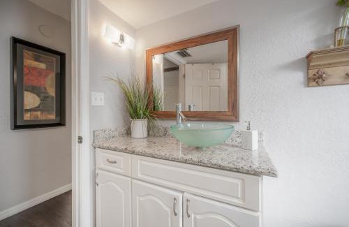 Old Seminole Heights Casa | Lofty AF Hip Hideaway