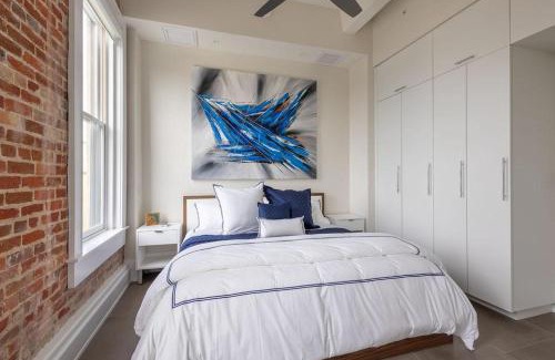 Downtown Casa | Lofty Blues at the Brent Lofts