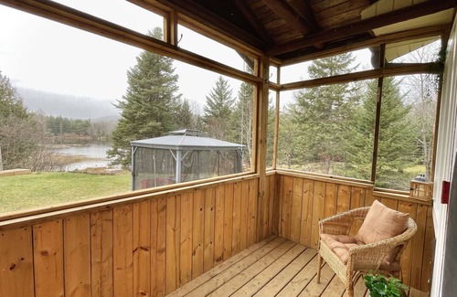 Saint-Alphonse-Rodriguez Chalet De Esquí | Log cabin by the lake with fireplace