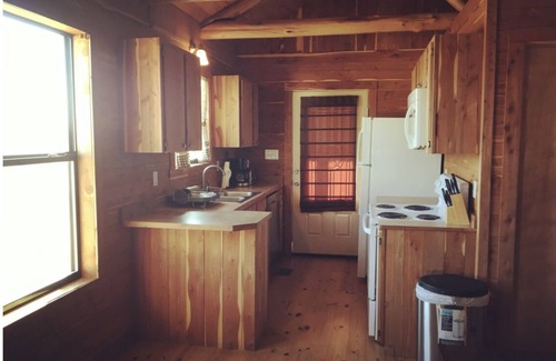 Prairie Lea Cabina | Log Cabin 1 at Son's Blue River Camp