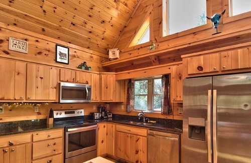 White Haven Cabina | ¡Nuevo! 6Bd 3BA 3200sf Cabina Bar Pool / Poker Televisores de mesa Fire Pit ski paintball casino