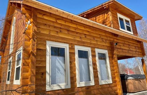 Wentworth Chalet De Esquí | Log Cabin across from ski Wentworth, with outdoor fire pit and BBQ