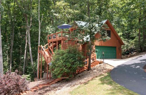 Dahlonega Casa | Log Cabin & Carriage House, Lake, Wineries, Hiking