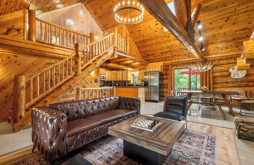 Cherry Valley Cabina | Log Cabin Escape+King Beds+Hot Tub+Sauna +River Views