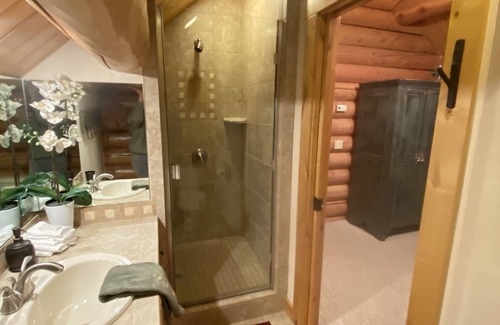 Durango - Purgatory Casa | Log cabin estate-hot tub, sauna privacy views close to town yet far enough away