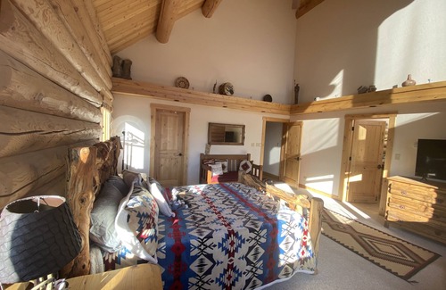Durango - Purgatory Casa | Log cabin estate-hot tub, sauna privacy views close to town yet far enough away