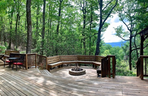 Dahlonega Cabina | Log Cabin in North Georgia Mountains