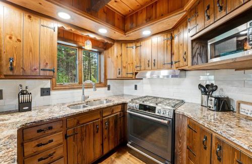 Bigfork Casa | Log Cabin Lookout