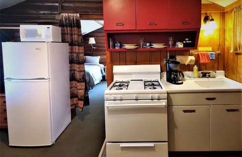 Pinedale Cabina | Log Cabin Motel