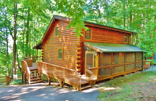 Maggie Valley Cabina | Cabaña de madera, MountainView, EZ Access, Área de juegos, WIFI, Aire acondicionado, Chimenea, Fogón,