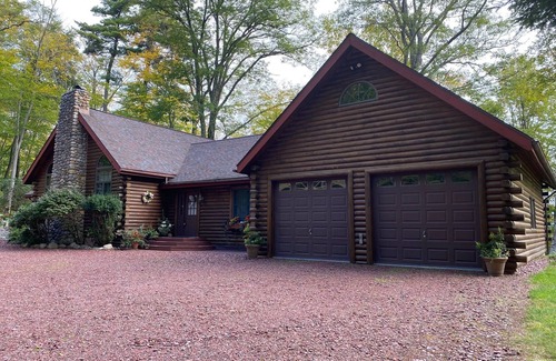 Bolton Landing Cabina | Log Cabin Mountain View On 4 Acres 5 Minutes From Bolton Landing and Lake George