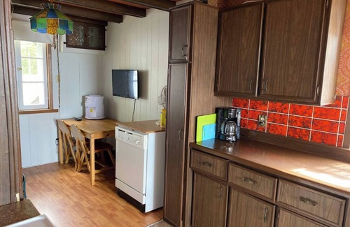 Golden Lake Cabaña | Log Cabin on the Beach