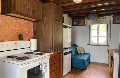 Golden Lake Cabaña | Log Cabin on the Beach