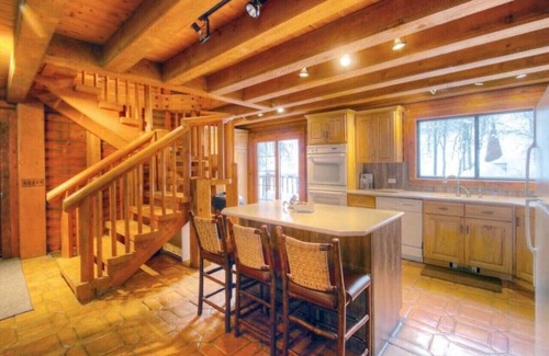 Sundance Cabina | Impresionante cabaña de troncos: perfecta para retiros, reuniones familiares y reuniones grupales