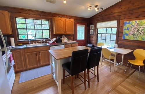 Boyette Cabina | Log Cabin on Wooded Acre Near Tampa