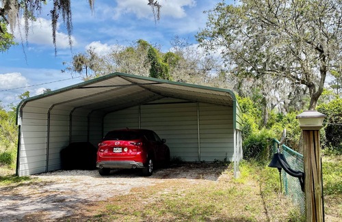 Boyette Cabina | Log Cabin on Wooded Acre Near Tampa