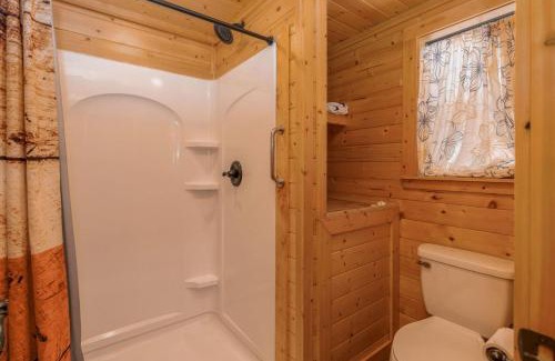 Pipe Creek Casa | Log Cabin Rentals near San Antonio, Texas, Perfect for Weekend Glamping near Austin