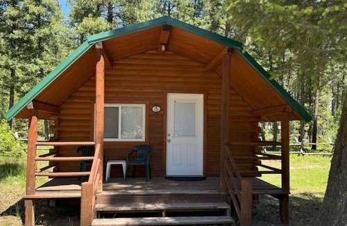 Grantsdale Cabina | Log Cabin Retreat in the Montana Wilderness