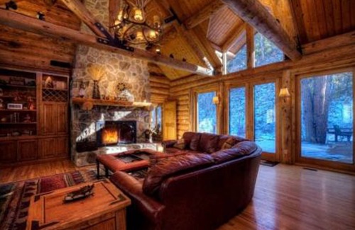 Rapid City Casa | Log cabin-style home near hiking trails w/hot tub, & 2 fireplaces