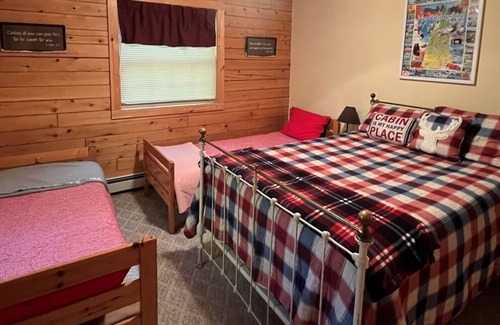 Naples Casa | LOG CABIN WITH ACCESS TO SEBAGO COVE. SLEEPS 10