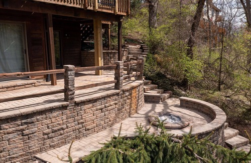 McHenry Cabina | Log Cabin with HGTV Style Backyard INCREDIBLE property