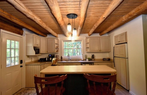 St. Michaels Cabina | St Michaels Retreat, Log Cabin, Family & Pet-Friendly