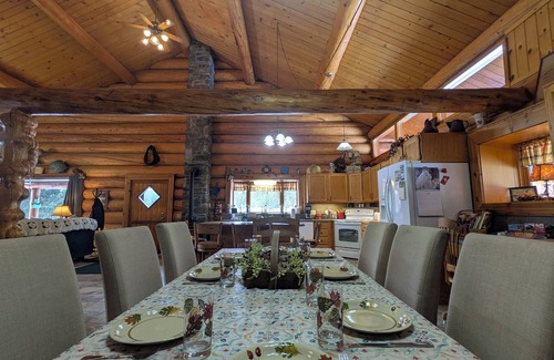 Seeley Lake Cabina | Log Home close to Hiking Trails!