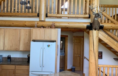 Star Valley Ranch Casa | Log home in the Mountains