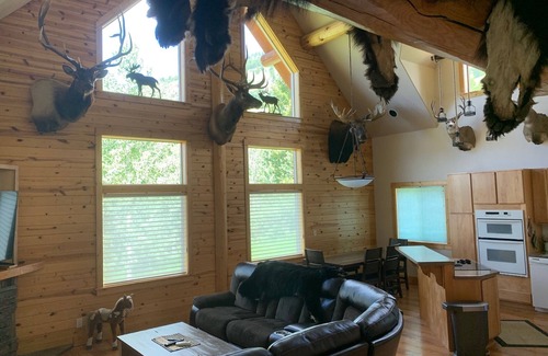 Star Valley Ranch Casa | Log home in the Mountains