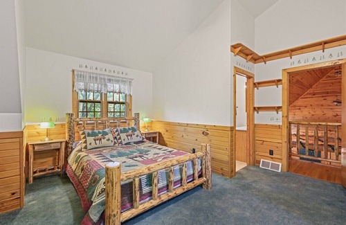 Lake Wazeecha Casa | Log Home near Lake - *Fish *Boat *Bike *Pets