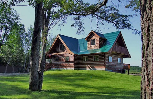 Algonquin Highlands Cabaña | Inicio Entrar en el lago privado con 300 acres, a 8 km de la naturaleza de senderismo y piscinas enterradas