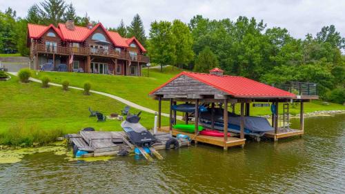 Dry Ridge Casa | Log Home on Williamstown Lake - Near Ark