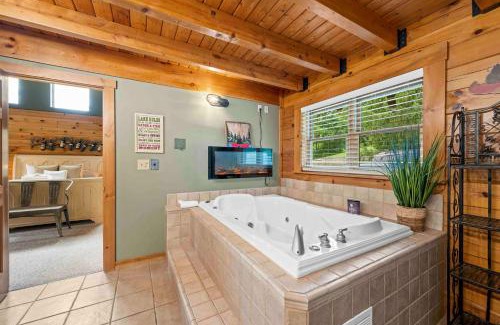 Dry Ridge Casa | Log Home on Williamstown Lake - Near Ark